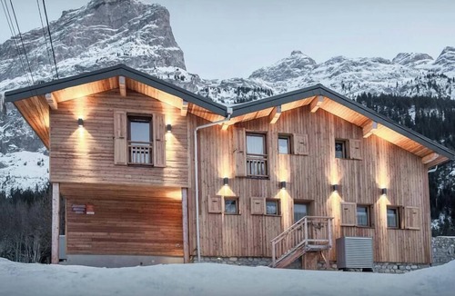 Pralognan-la-Vanoise Ski Chalet | Chalet Arpitan Orizon - Chalet in the Vanoise National Park - OVO Network