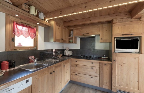 Hauteluce Ski Chalet | Chalet 'Bel Andain' with Mountain View, Private Terrace and Private Garden