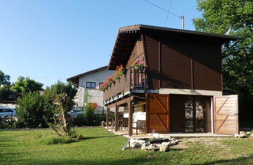 Corveissiat Ski Chalet | Chalet Dans le Revermont, Proche de Lacs et Sentiers de Randonnées. Très Calme