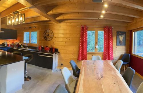 Les Portes du Soleil Ski Chalet | Chalet de 230 m2 récent 12 pers 6 ch 5 sdb à Châtel Multipass summer member
