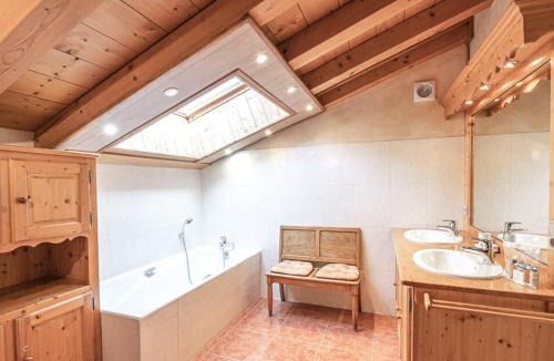 Les Tines Ski Chalet | Chalet de charme à Chamonix avec WiFi et parking privé pour 12 pers. - FR-1-343-226