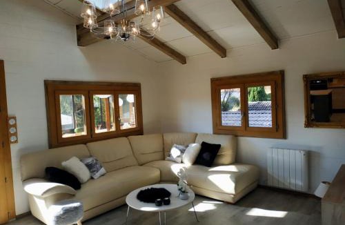 Viuz-en-Sallaz Ski Chalet | Chalet de charme à côté de Genève Annecy Chamonix, vue sur les montagnes, sauna jacuzzi en option