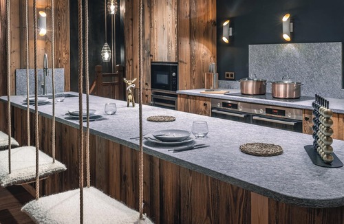 Meribel Ski Chalet | Chalet des Amis in Meribel with swimming pool