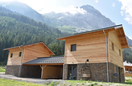 Pralognan-la-Vanoise Ski Chalet | Chalet, Ground floor, terrace, parking, tv, ski locker, 85m², Pralognan-la-Vanoise