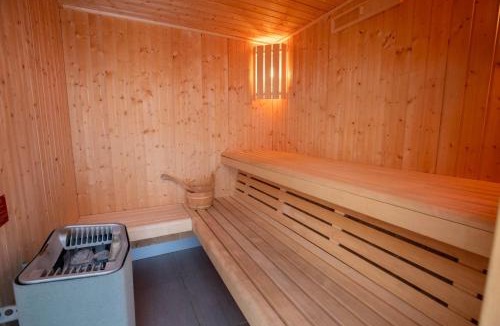 Meribel Ski Chalet | Chalet in méribel center with outdoor jacuzzi and sauna