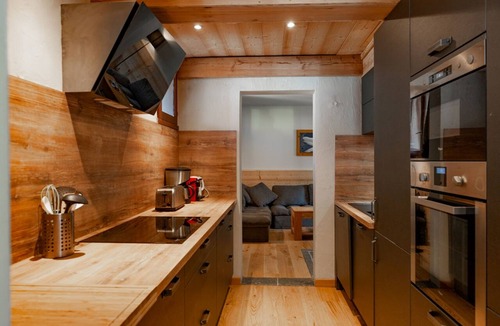 Le Bettaix Ski Chalet | Chalet in the Heart of the Three Valleys, 300m from Bettex Chairlift