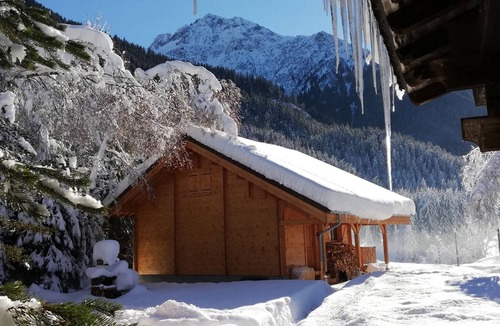 La Ferriere Ski Chalet | Chalet Le Rocher Blanc in the heart of the Belledonne mountains les 7 Laux