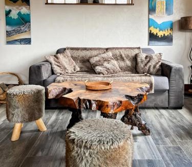 Saint-Jacques-des-Blats Ski Chalet | Chalet Lioran - Vue Plomb du Cantal - Terrasse Plein Sud - 5 pers