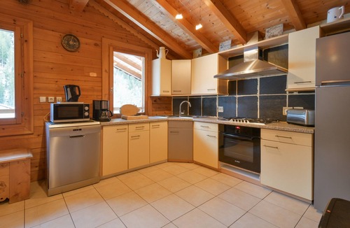 Hauteluce Ski Chalet | Chalet 'Lo Capstoa' with Mountain View, Private Terrace and Wi-Fi
