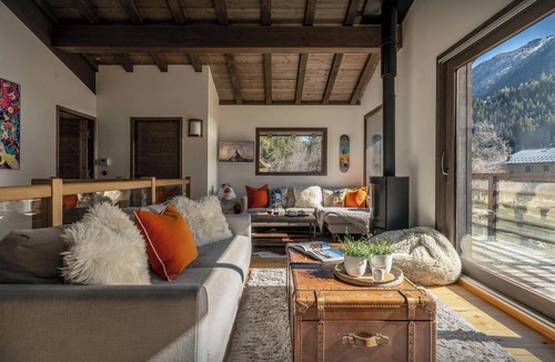 Les Tines Ski Chalet | Chalet Manchot -Enjoy the beauty of the Mont-Blanc mountains - OVO Network