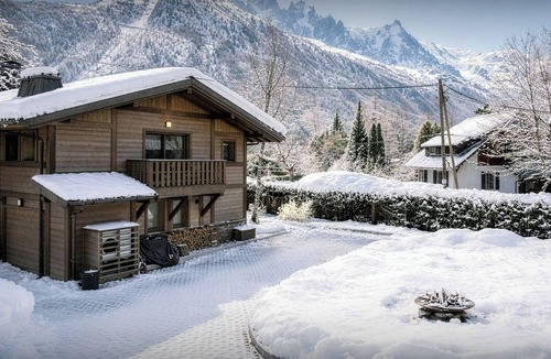 Les Tines Ski Chalet | Chalet Manchot -Enjoy the beauty of the Mont-Blanc mountains - OVO Network