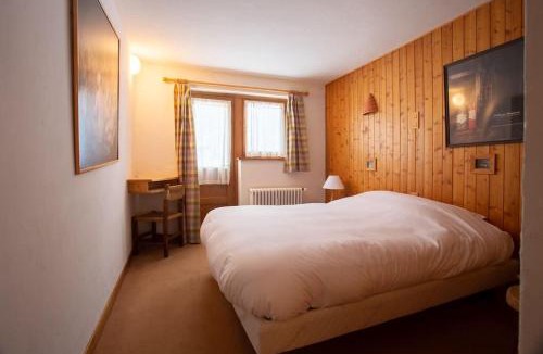 Courchevel Ski Chalet | Chalet Robaumont - Grand chalet familial proche du centre et des pistes