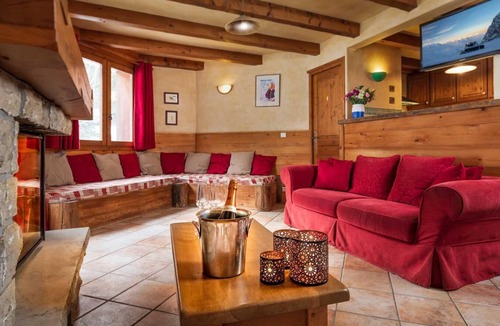 La Perriere Ski Chalet | Chalet, terrace, fireplace or stove, parking, tv, ski locker, 160m², La Tania