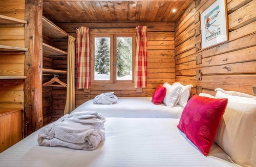 La Perriere Ski Chalet | Chalet, terrace, fireplace or stove, parking, tv, ski locker, 80m², La Tania
