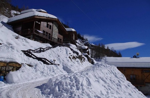 Les Brevieres Ski Chalet | Chalet, view ski slopes, sauna, terrace, balcony, fireplace or stove, tv, ski locker, 170m², Tignes