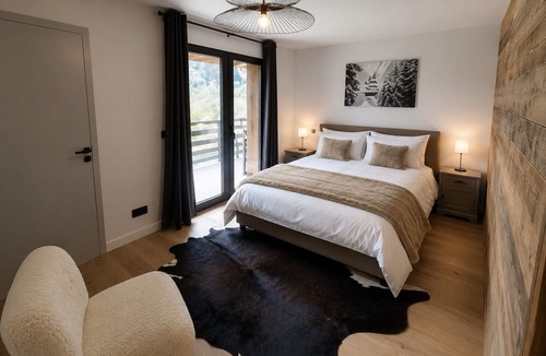 Montalbert Ski Chalet | Chalet with mountain view - 12 guests