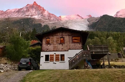 Les Bossons Cabin | Chalet with outstanding views in quite place 5’ from center