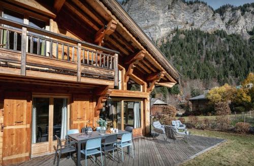Les Prodains Ski Chalet | Chalet Woodline - OVO Network