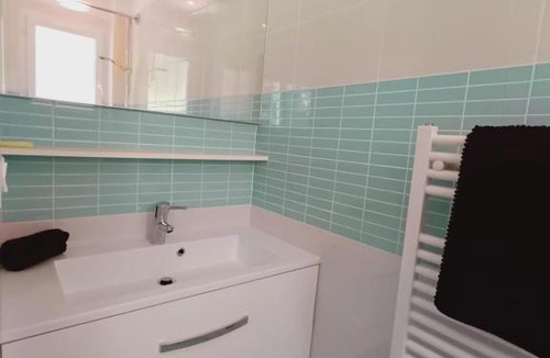 Fontanil-Cornillon House | Chambre à louer 15mnn de Grenoble-salle de bain privée-WIFI gratuit