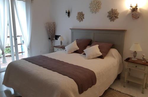 Belcodene Bed & Breakfast | Chambres d'Hôtes en Provence - Piscine, Spa, Tennis