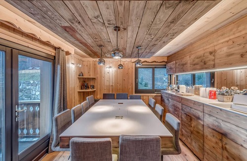 Champagny-en-Vanoise Apartment | Champagny - Premium Apartment 6 rooms, 12 pax, Wifi, Parking