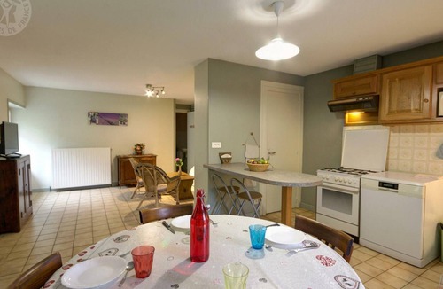 Saint-Didier-sur-Rochefort Cottage | Charming cottage in Saint-Didier-sur-Rochefort, pets allowed, perfect for 4 guests