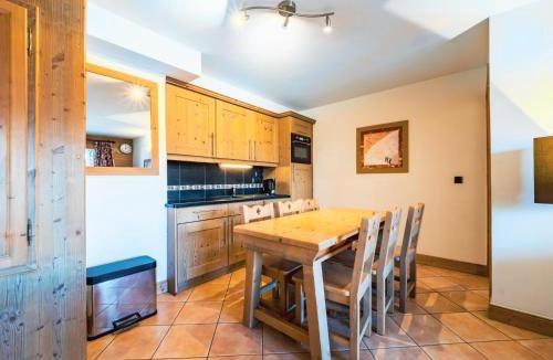 Les Almes Apartment | Charmant Appartement Proche Pistes avec Balcon et WIFI - FR-1-502-374