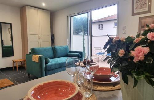 Montrond-les-Bains House | Charmant gîte à Montrond-les-Bains avec parking et wifi - FR-1-496-342