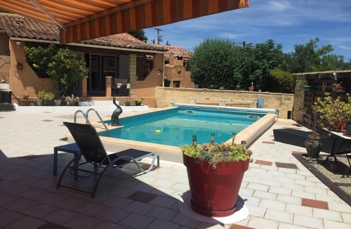 Sernhac Apartment | Charmant studio avec piscine partagée à Sernhac - 30 m²