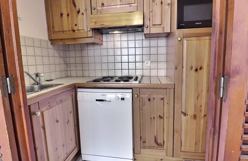 Meribel-Mottaret Apartment | Charming 1-Bed, Pets Allowed, Ski-in/Ski-out