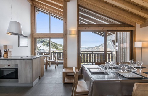 Courchevel Apartment | Charming 4-bedroom duplex with Wifi and parking in Courchevel Moriond