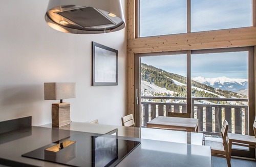 Courchevel Apartment | Charming 4-bedroom duplex with Wifi and parking in Courchevel Moriond