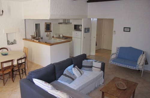 Rustrel Apartment | Charming apartment at the foot of the Luberon ochres