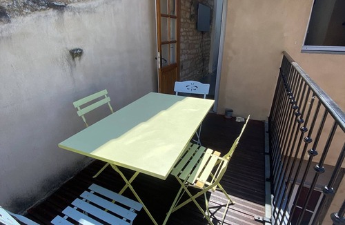 Cluny Apartment | Charming apartment with terrace in the historic center of Cluny