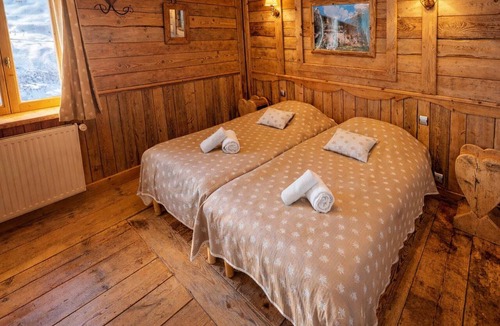 Reberty Ski Chalet | Charming Chalet at the slopes, 14/15 pers, wifi