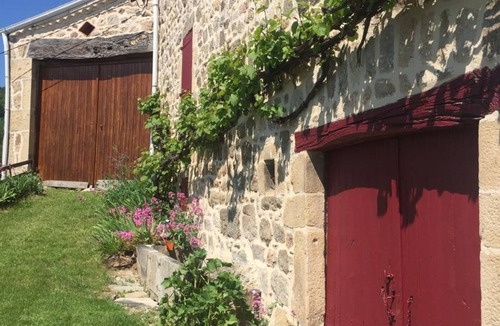 Veranne Cottage | Charming cottage in Pilat with wifi and fireplace