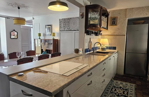 Milly-la-Foret House | Charming house in the center of Milly, close to shops and tourist attractions.