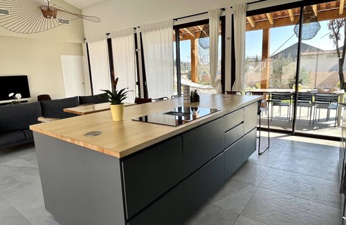 Caux House | Charming Mediterranean-style house, private swimming pool, parking