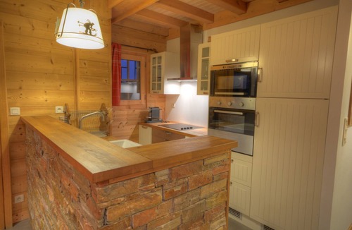 Morillon Ski Chalet | Charming quiet chalet, sleeps 15, 8 bedrooms 8 bathrooms, sauna, walk to gondola