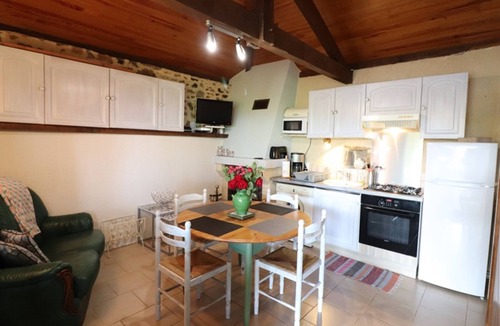 Maurs Cottage | Charming Renovated Cottage with Terrace, Garden & Fireplace, Near Medieval Maurs - Sleeps 4