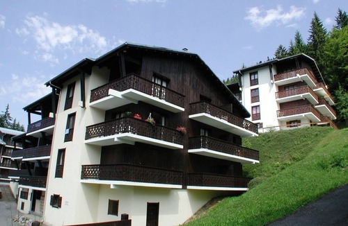 Les Carroz-d'Araches Apartment | Charming Studio for 4 with Washer, Ski-in/out, Near Center