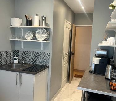 Porte-Dauphine Apartment | Charming Studio 16