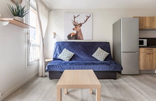 Cauterets Apartment | Charming studio - balcony - facing the cable car - WIFI