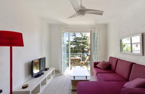 La Californie Apartment | Charming two-bedroom with balcony close to La Promenade des Anglais