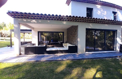 Aix-en-Provence Villa | CHARMING VILLA HEATED POOL APRIL10 TO OCTOBER30 PRIVATE FENCED GARDEN