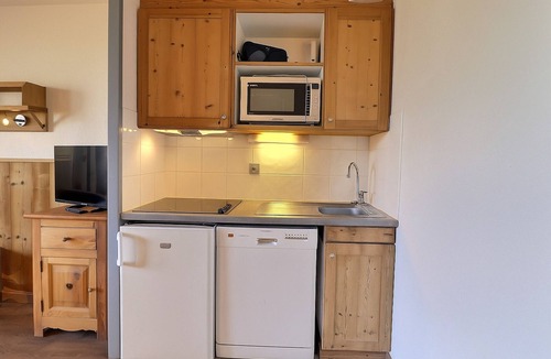La Perriere Apartment | Comfortable 1-Bedroom, Ski-In/Ski-Out, Near Shops