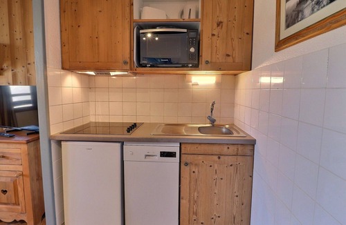 La Perriere Apartment | Comfortable 2-Bedroom, Ski-In/Ski-Out, Near Shops