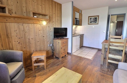 La Perriere Apartment | Comfortable 2-Bedroom, Ski-In/Ski-Out, Near Shops