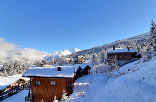 La Perriere Apartment | Comfortable 2 Rooms + Cabin, Pets Allowed, Ski-in/Ski-out