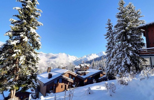 La Perriere Apartment | Comfortable 2 Rooms, Ski-In/Ski-Out, Close to Shops